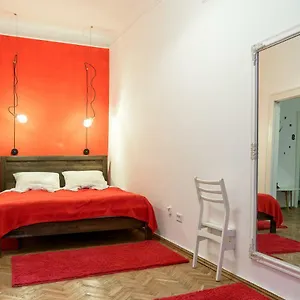  Апартаменты Red & Yellow